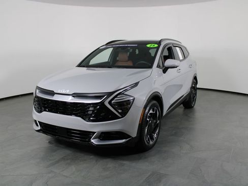 Used 2025 Kia Sportage SX image 2
