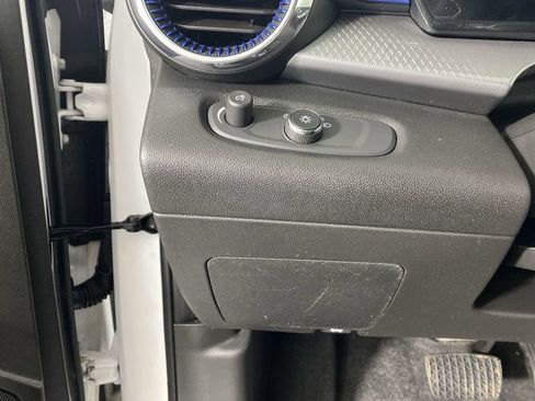 Certified 2025 Chevrolet Trax LT w/ Driver Confidence Package image 20