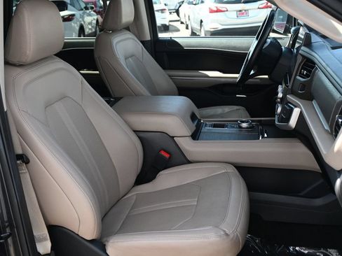 Used 2024 Ford Expedition Max Limited RWD image 22