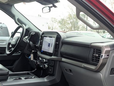 Used 2025 Ford F150 XLT w/ Equipment Group 301A Standard image 29