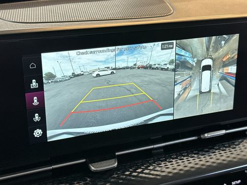 Used 2022 Kia Carnival SX Prestige FWD image 20