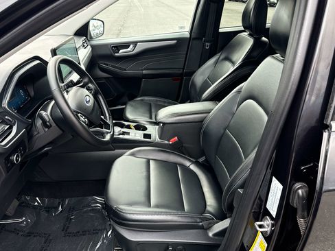 Used 2025 Ford Escape Platinum image 11