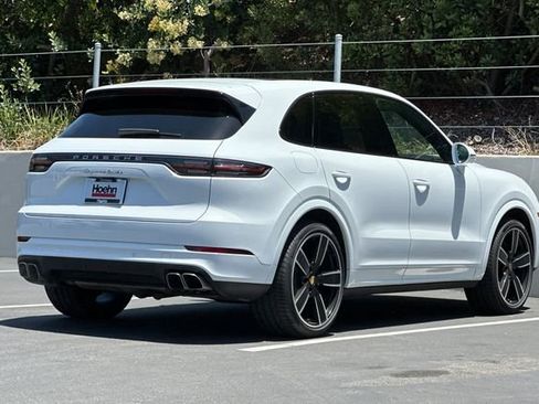 Used 2022 Porsche Cayenne Turbo AWD/4WD image 5