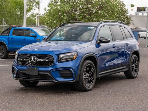 Used 2024 Mercedes-Benz GLB 250 image 3