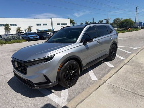 Used 2023 Honda CR-V Sport image 4