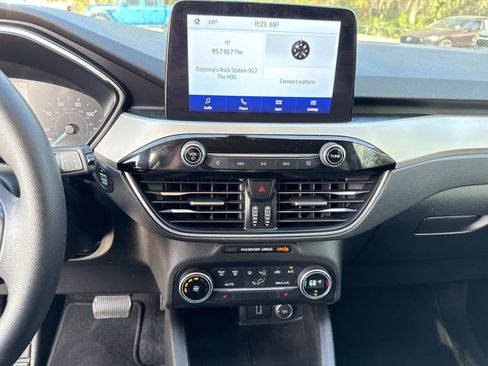 Used 2020 Ford Escape SE image 22