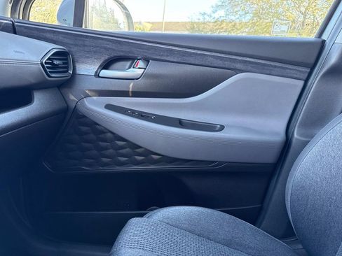 Used 2019 Hyundai Santa Fe SE image 27