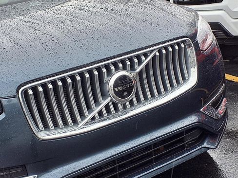 Used 2023 Volvo XC90 B6 Plus image 26