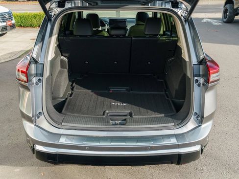 New 2026 Nissan Rogue Platinum image 7