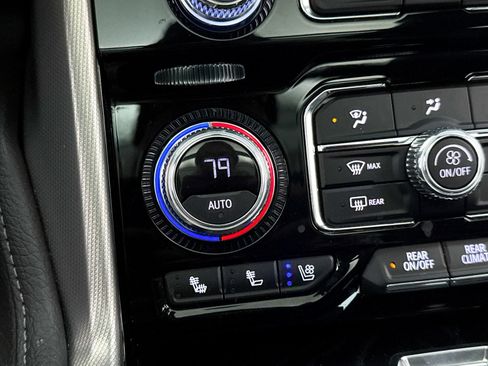 Used 2021 GMC Yukon Denali image 24