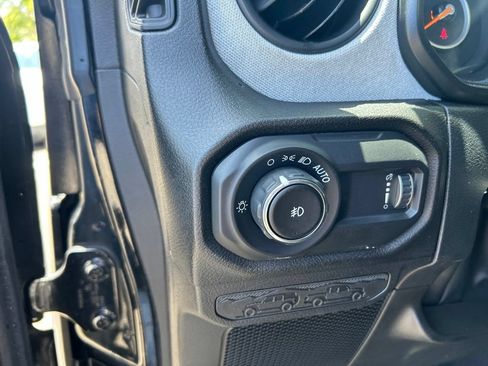 Used 2024 Jeep Wrangler Unlimited Sport AWD/4WD image 35