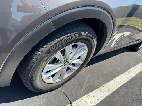 Used 2019 Kia Sorento FWD w/ LX Convenience Package image 4
