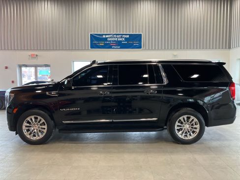 Used 2021 GMC Yukon XL SLT image 8