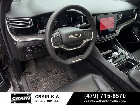 Used 2022 Jeep Wagoneer Series III w/ Premium Group I AWD/4WD image 9