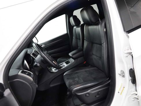 Used 2018 Jeep Grand Cherokee Altitude AWD/4WD image 5