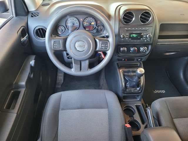 Used 2017 Jeep Patriot Sport FWD image 17