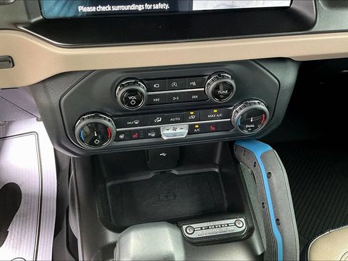 Used 2022 Ford Bronco Wildtrak AWD/4WD image 17