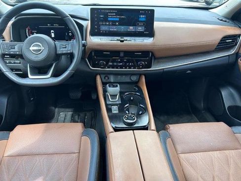 Used 2024 Nissan Rogue Platinum w/ Platinum Premium Package image 13