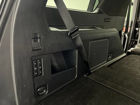 Used 2024 Lincoln Navigator Reserve AWD/4WD image 47
