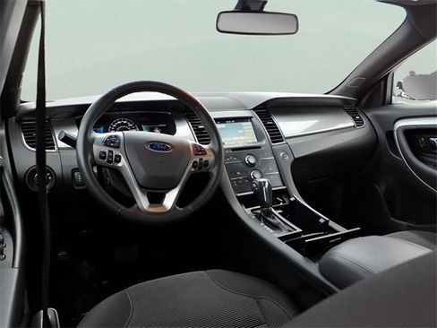 Used 2017 Ford Taurus SEL w/ Equipment Group 201A image 9