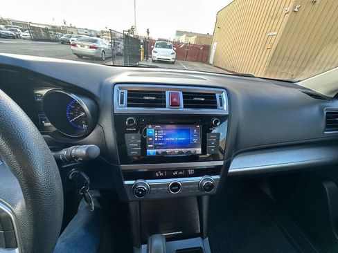 Used 2019 Subaru Outback 2.5i image 16