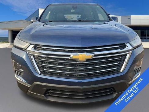 Used 2023 Chevrolet Traverse LT image 9