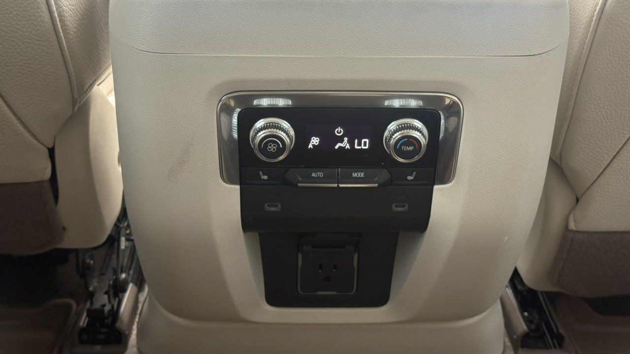 Used 2022 GMC Yukon Denali RWD image 20