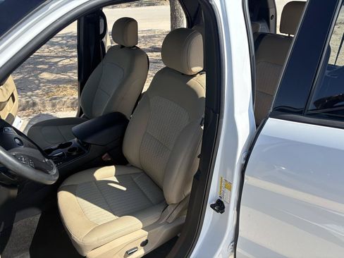 Used 2017 Ford Explorer FWD image 42