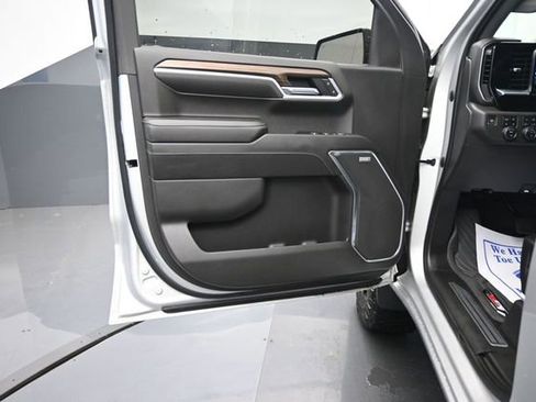 Used 2022 Chevrolet Silverado 1500 LT Trail Boss w/ LT Trail Boss Premium Package AWD/4WD image 9