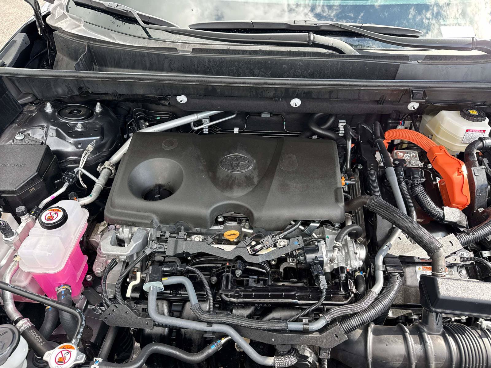 Used 2025 Toyota RAV4 XLE AWD/4WD image 10