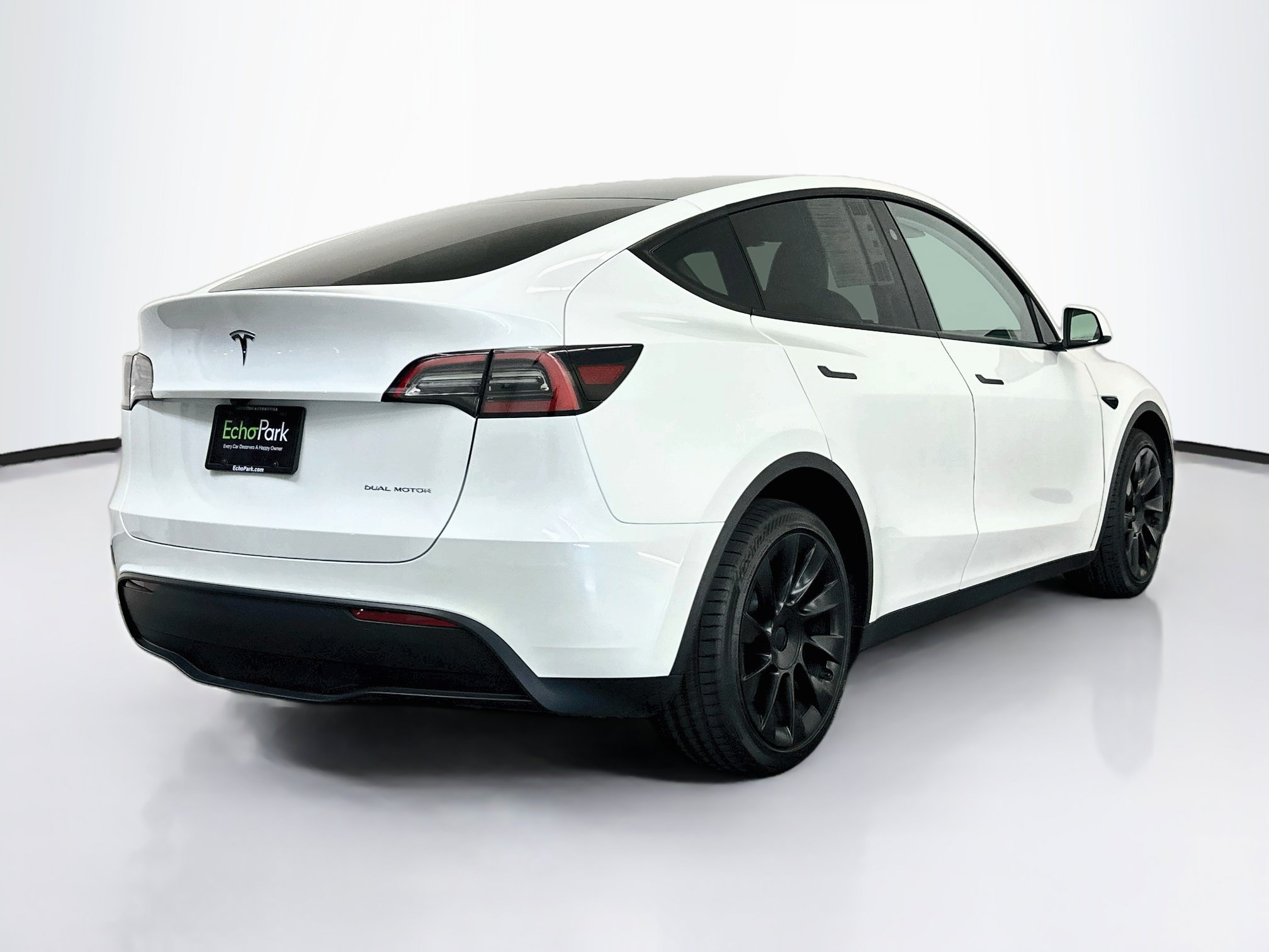 Used 2025 Tesla Model Y Long Range AWD/4WD image 9