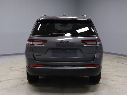 Used 2025 Jeep Grand Cherokee L Altitude image 11