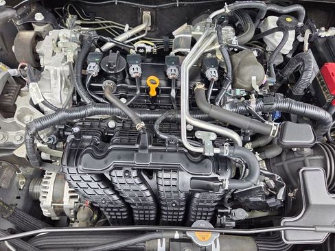 Used 2024 Nissan Altima 2.5 SV FWD image 21