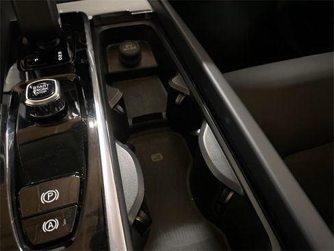 Used 2025 Volvo XC60 B5 Plus image 76