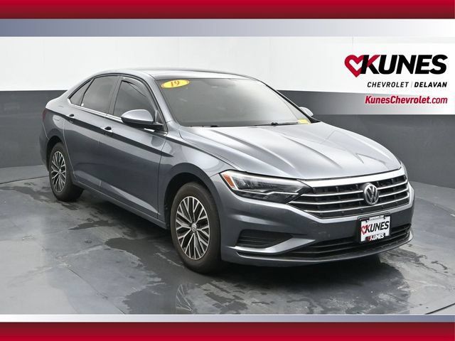 Used 2019 Volkswagen Jetta SE w/ Cold Weather Package FWD image 1