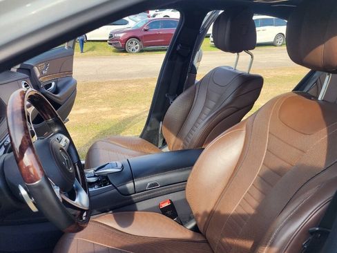 Used 2018 Mercedes-Benz S 560 Sedan image 40