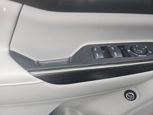 Used 2017 GMC Acadia SLT image 9