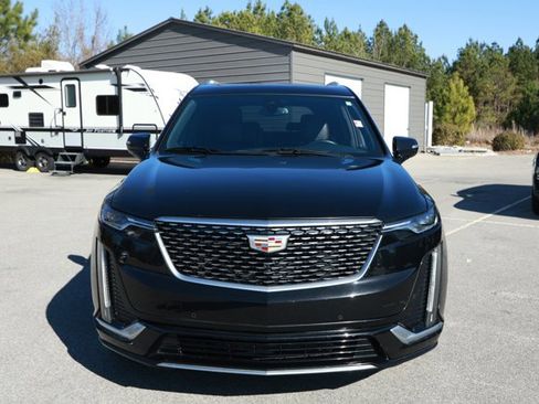 Used 2021 Cadillac XT6 Premium Luxury image 2
