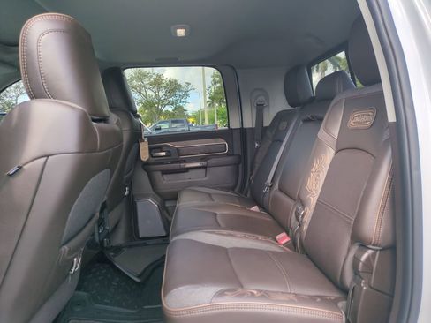 Used 2025 RAM 2500 Limited AWD/4WD image 15