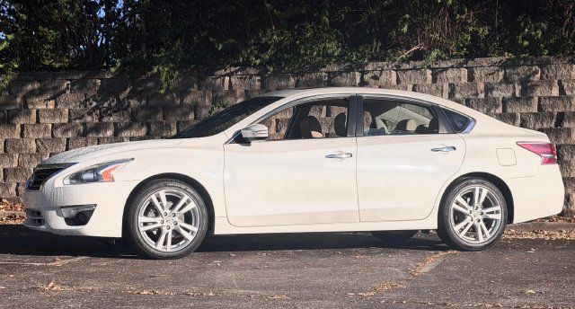 Used 2014 Nissan Altima 3.5 SL w/ Technology Package FWD image 13