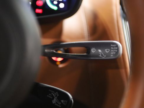 Used 2017 McLaren 570S RWD image 23
