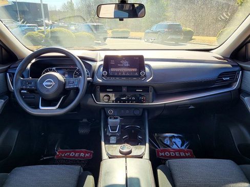 Certified 2023 Nissan Rogue SV image 16