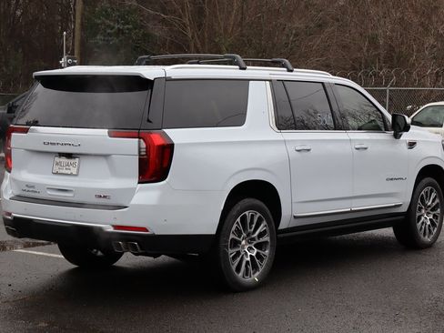 New 2026 GMC Yukon XL Denali w/ Denali Reserve Package image 7