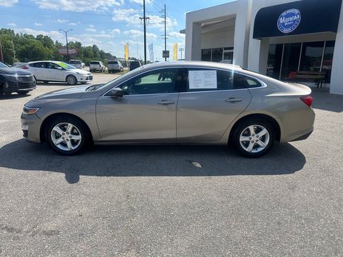 Used 2023 Chevrolet Malibu LT w/ Driver Confidence Package FWD image 2