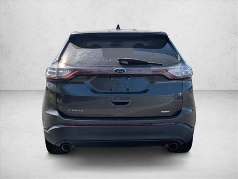 Used 2018 Ford Edge SE image 7