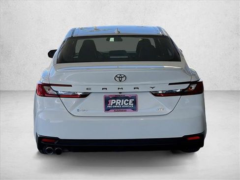 Used 2025 Toyota Camry SE image 8
