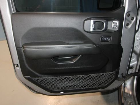 Used 2021 Jeep Gladiator Rubicon w/ LED Lighting Group AWD/4WD image 5