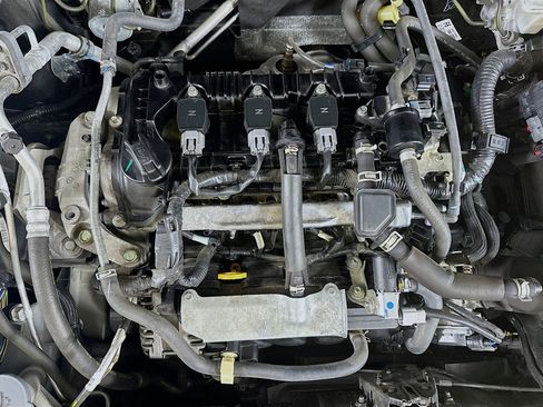 Used 2024 Nissan Kicks SR image 30