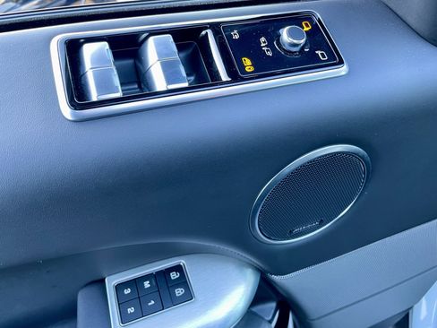 Used 2022 Land Rover Range Rover Sport SVR image 11