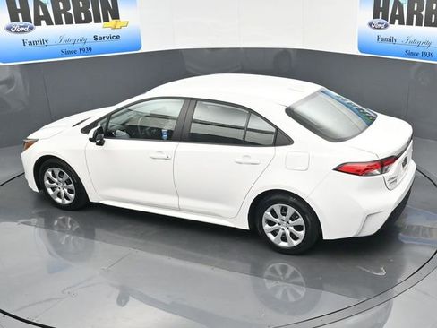 Used 2025 Toyota Corolla LE image 23